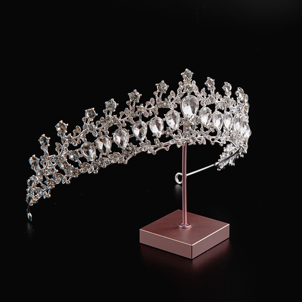 2024 verano explosivo material de aleación galvanizado estilo simple princesa corona de cumpleaños corona de boda corona de novia