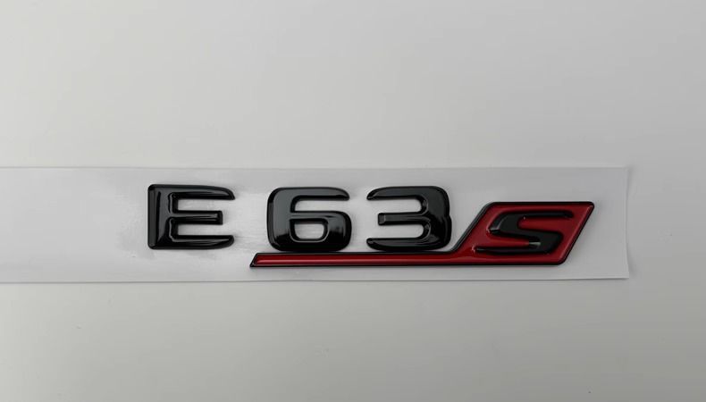 Mercedes-Benz E63S modified with black "Black Warrior" emblem, E260L/E300L modified with V8 biturbo "Dark Night" emblem, AMG English tail emblem
