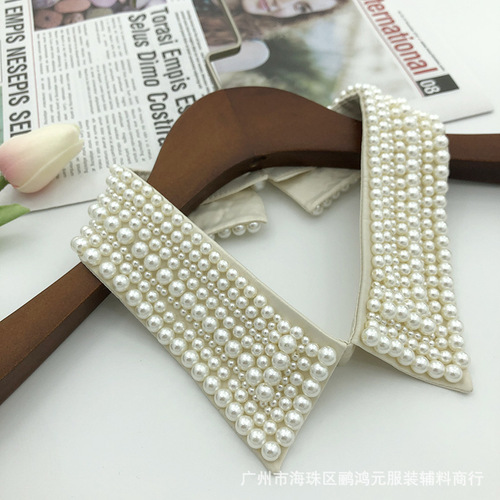 Wholesale palace retro style three-color large and small pearl combination fake collar, cross-border hot product, versatile women's pointed collar