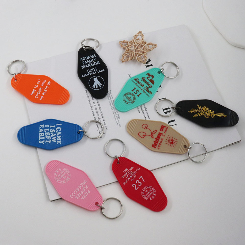Funny Motel Key Card Cartoon Girl Heart Key Chain Pendant Decoration Gift