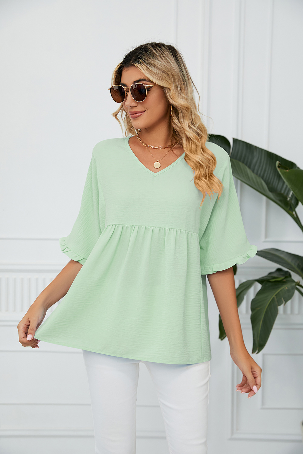 Γυναικεία ρούχα με μασίφ λαιμόκοψη σε φαρδιά πλισέ πάνελ με μεσαίο μανίκι μπλούζες σιφόν_voghion.com