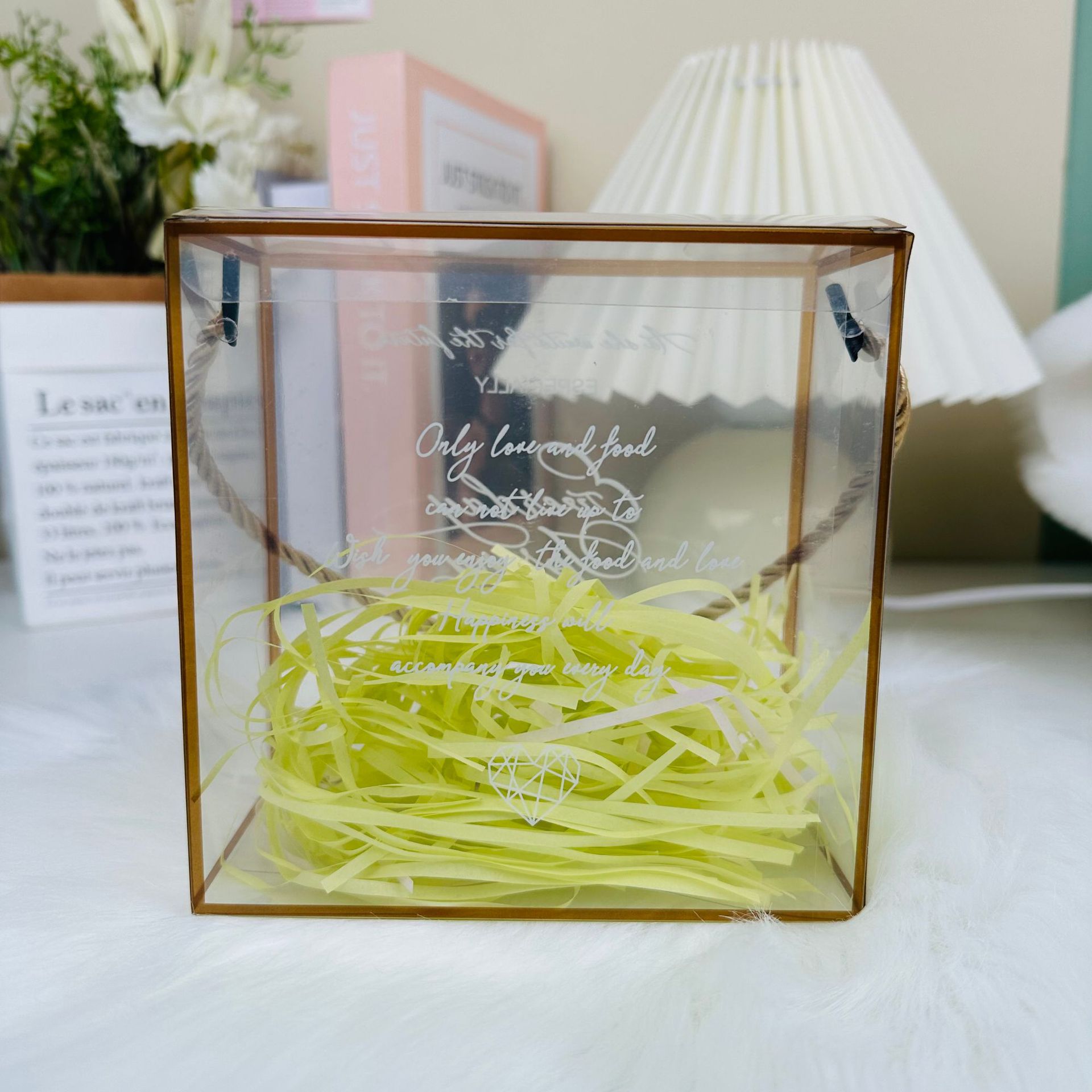 투명 선물 상자 + 녹색 라피아