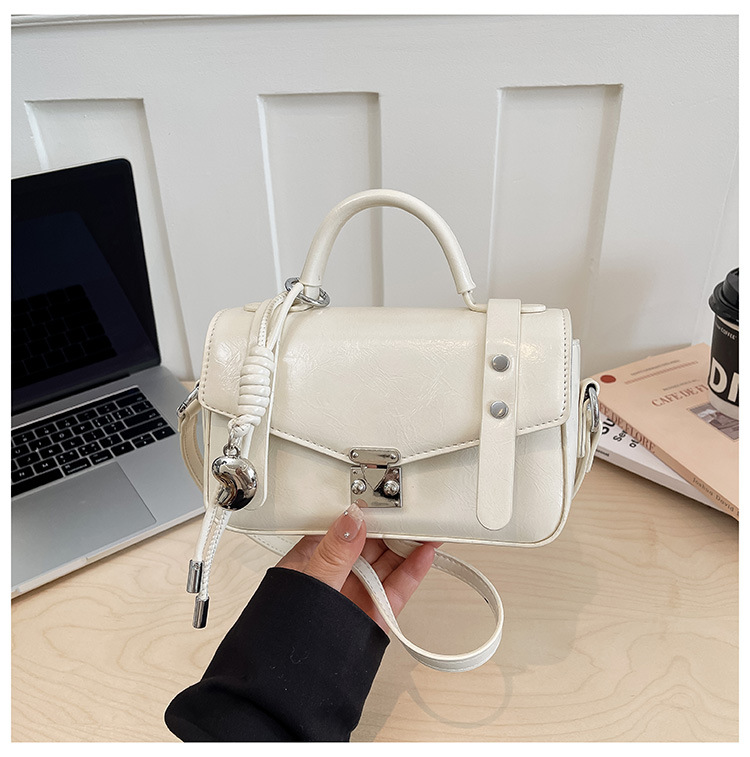 Bolso de mano de alta sensación para mujeres 2026 verano nuevo nicho bolso pequeño de lujo ligero de moda versátil mochila de hombro image 7