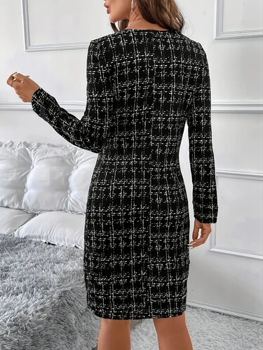 Back-zipper design, European and American-style elegant plaid round-neck long-sleeved knitted slim-fit dress.