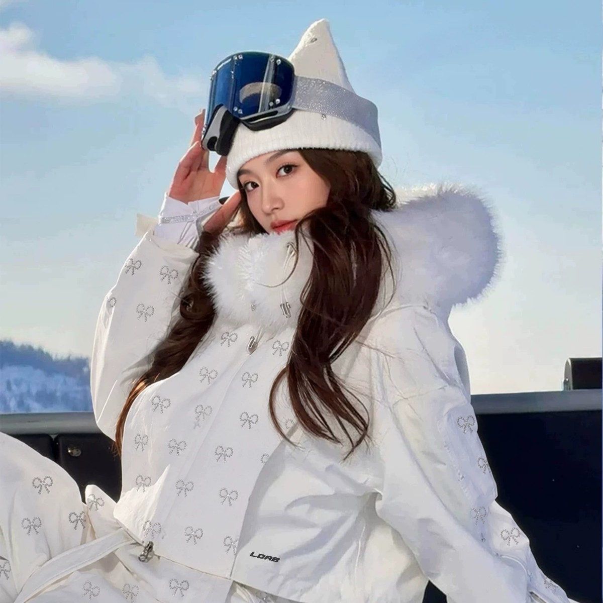LDAB white ski suit for women 2026 new model outdoor windproof waterproof small size single and double board snow jacket
