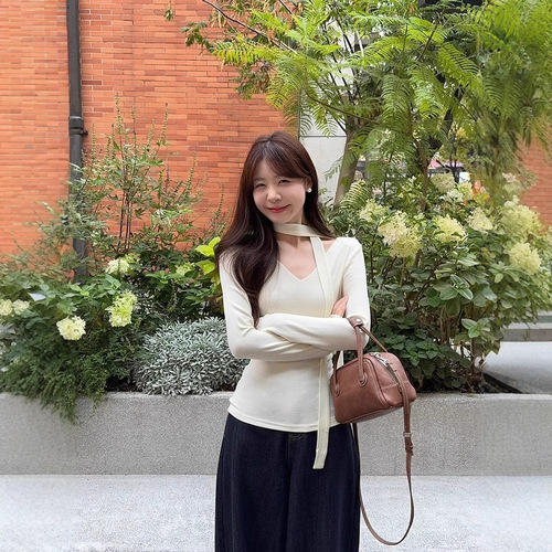 260g Fleece V-Neck Blouse with Fringe for Women, Fitted Fleece Layering Top, Crew Neck T-Shirt, Apricot Pink