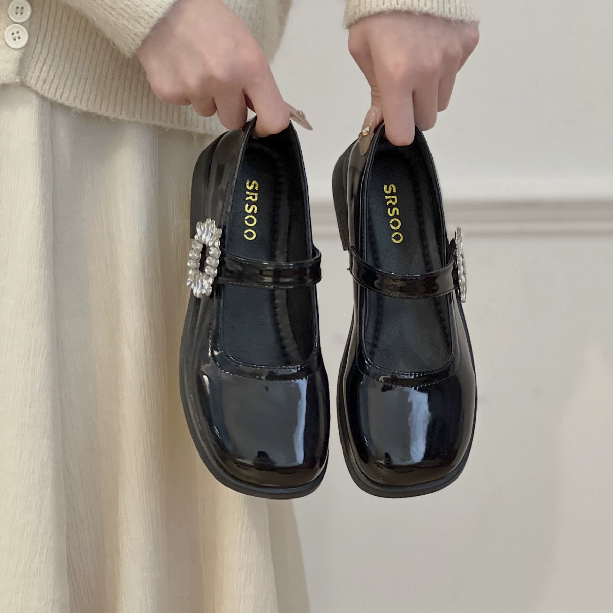 Ретро маленький ароматный ветер плоская подошва Мэри Джейн обувь женская черная французская 2025 новая весна с юбкой светло-рот одиночные туфли