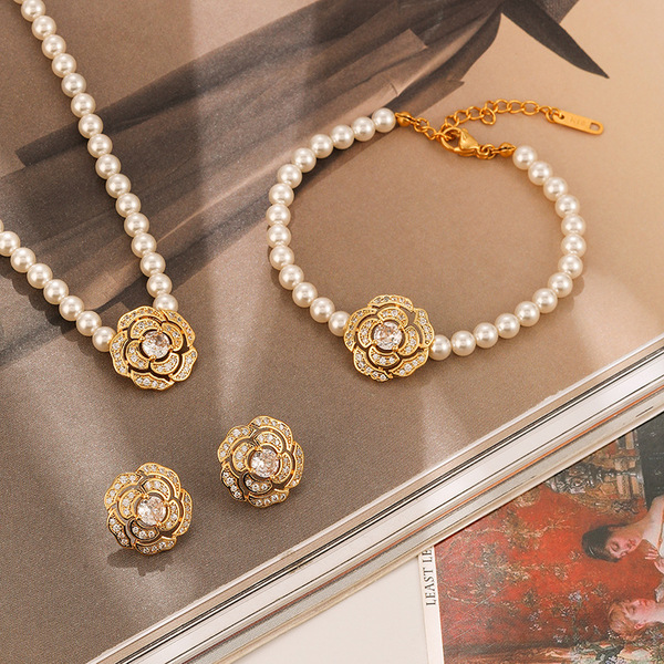 Brand retro fashionable universal necklace from pearl