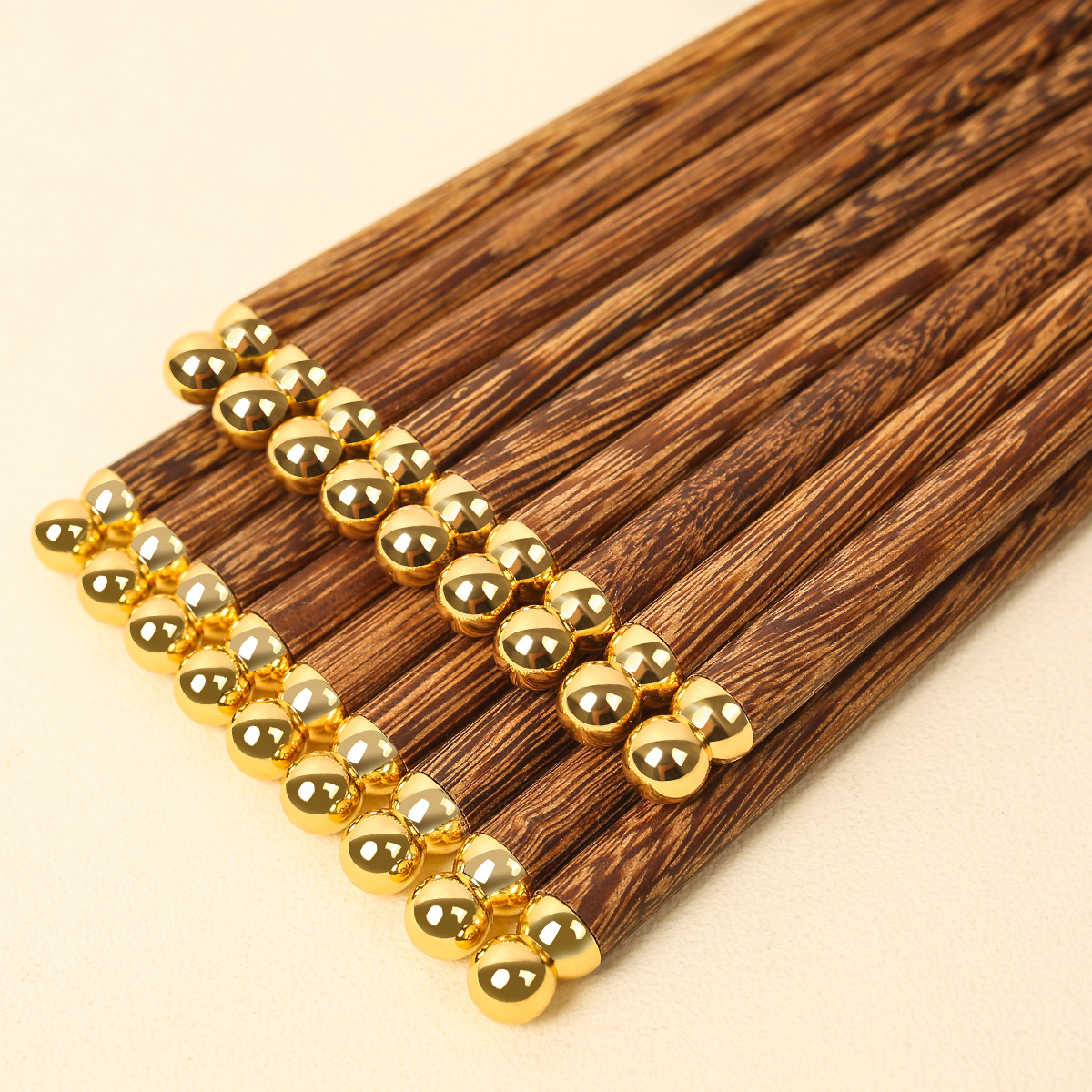 Palillos de madera con forma de alita de pollo para uso doméstico, palillos de madera maciza con parte superior redonda antideslizante, palillos de madera con parte superior de metal para uso comercial, palillos de regalo de madera sin pintura y sin cera.