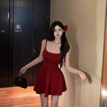 纯欲性感吊带连衣裙女夏季2024新款修身红色裙子显瘦收腰a字短裙
