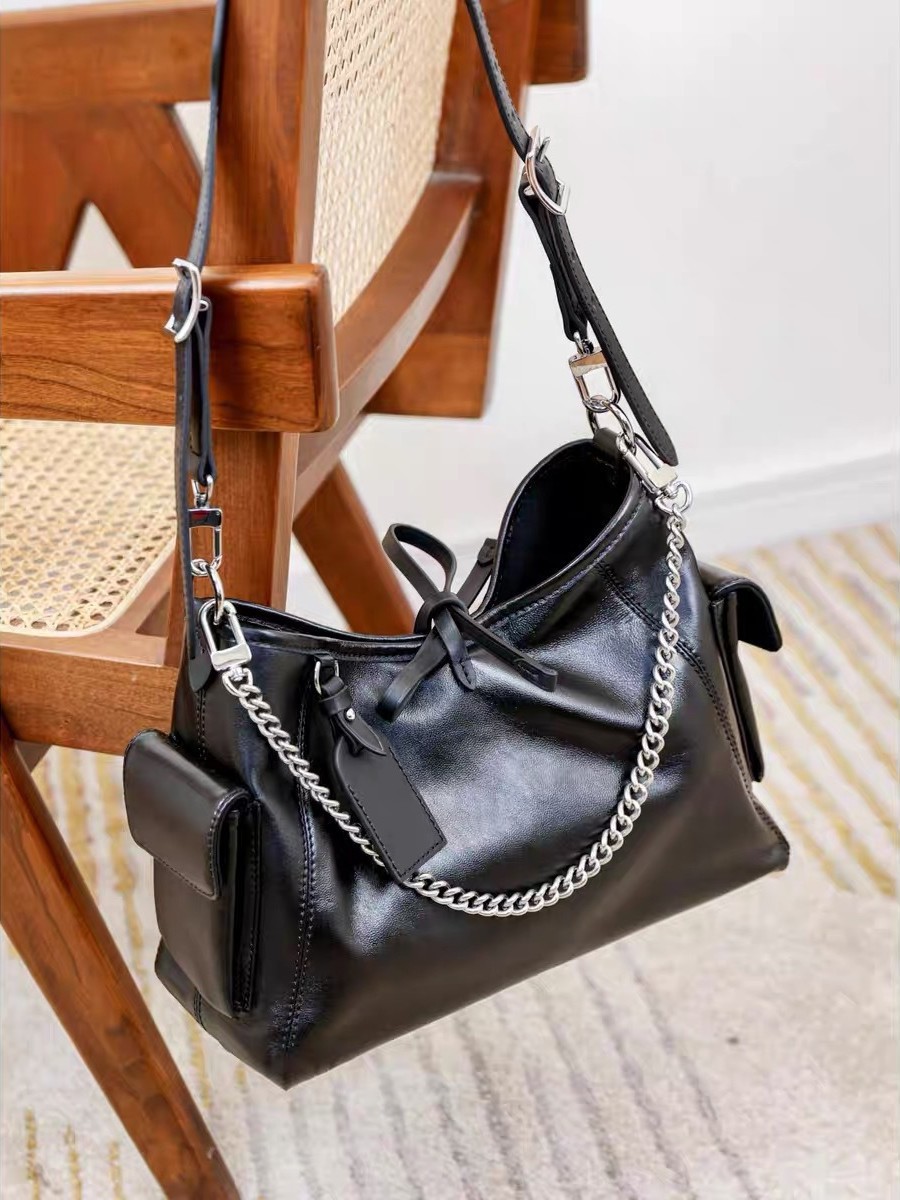 Bolso tote de alta gama y gran capacidad en los Estados unidos, mujer, otoño e invierno 2024, nueva moda, lleno de bolsos inclinados de un hombro para viajeros