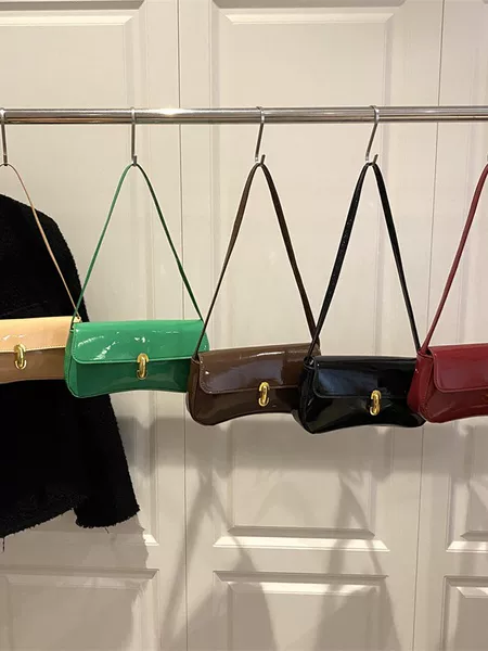 French-style trendy bag 2026 new model with clasp, fashionable retro underarm bag, stylish single-shoulder handbag for women
