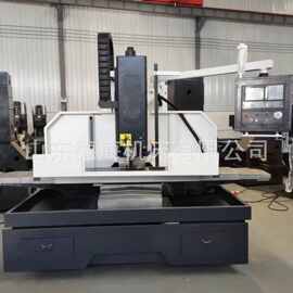 现货销售XH7136 加工中心三轴联动经济型数控铣床XK7136 数控铣床