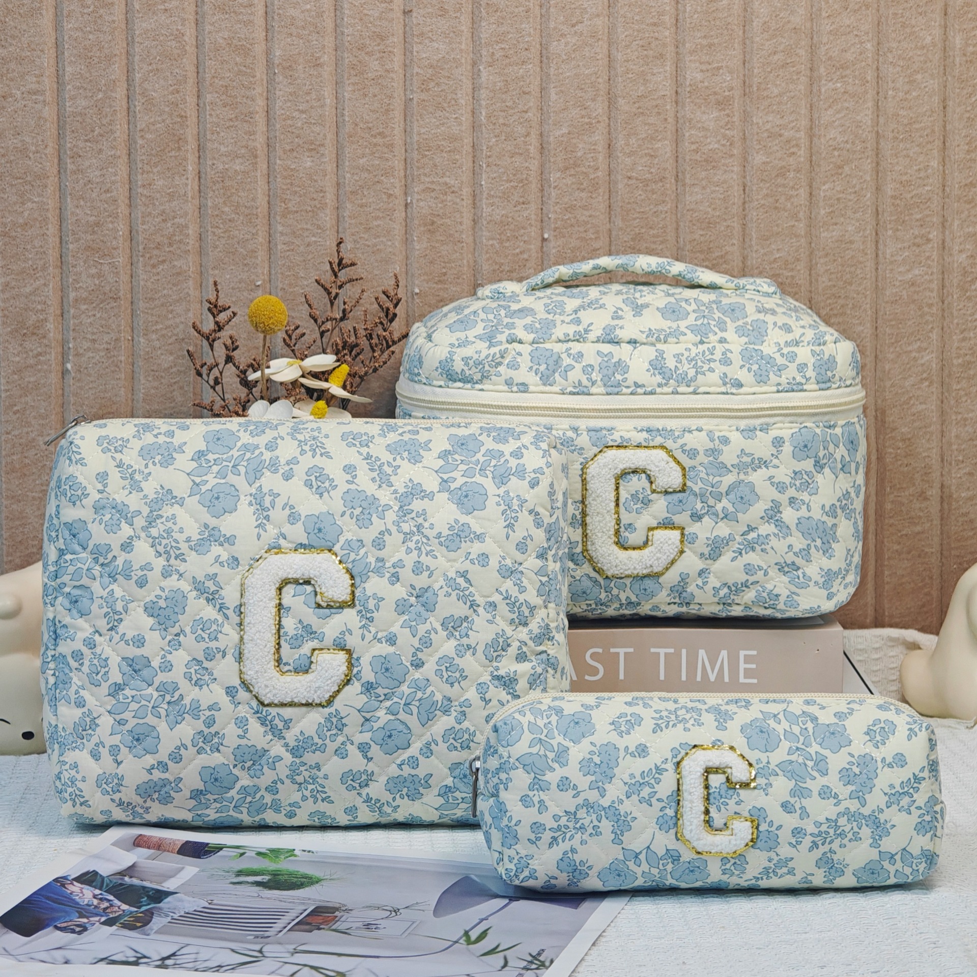 Bolsos de maquillaje portátiles de gran capacidad, pequeñas flores trituradas, acolchados portátiles, algodón, flores encantadoras, estudiantes viajeros