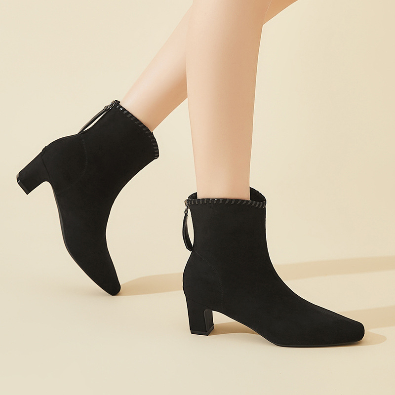 Otoño de 2026 nuevo temperamento botas de talón grueso zapatos de mujer delgados botas de talón alto botas de moda universal