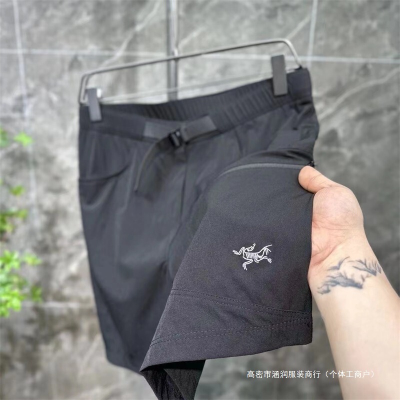 夏の薄いタイプのカジュアルなスポーツのスーツのショートパンツの男性の外は2025新型のファッションの刺繍の緩い速乾の5分のズボンを着ます。|undefined