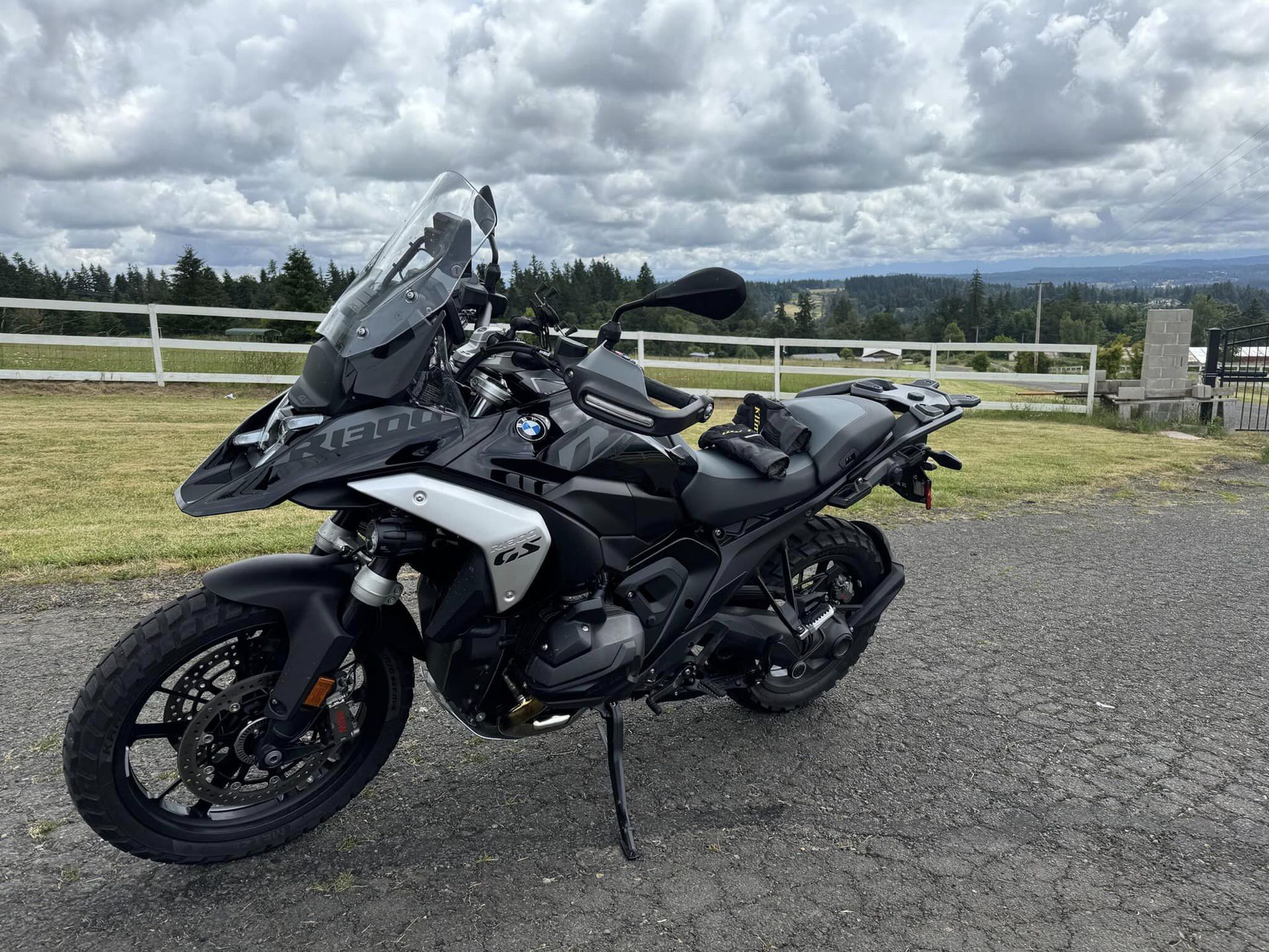 2023-2024 R1300GS windshield is suitable for BMW R 1300 GS high windshield