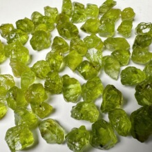 批发天然橄榄石原石裸石 绿色宝石天然未打磨无优化水晶绿宝石