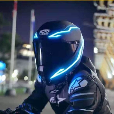 Cold light sheet: night driving driving take-out motorcycle