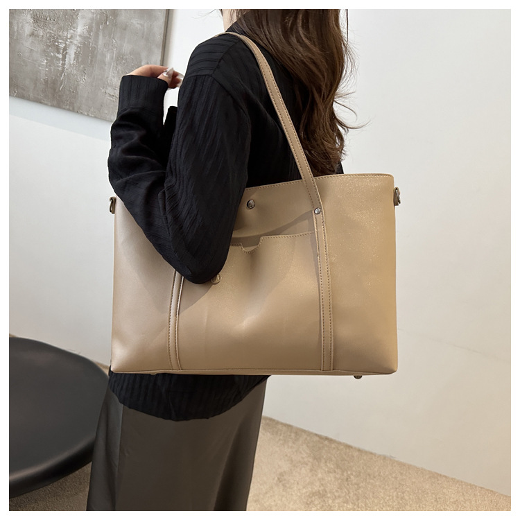 Retro texture commuting solid color simple 2024 autumn new large-capacity single-shoulder bag with a relaxed underarm tote bag undefined