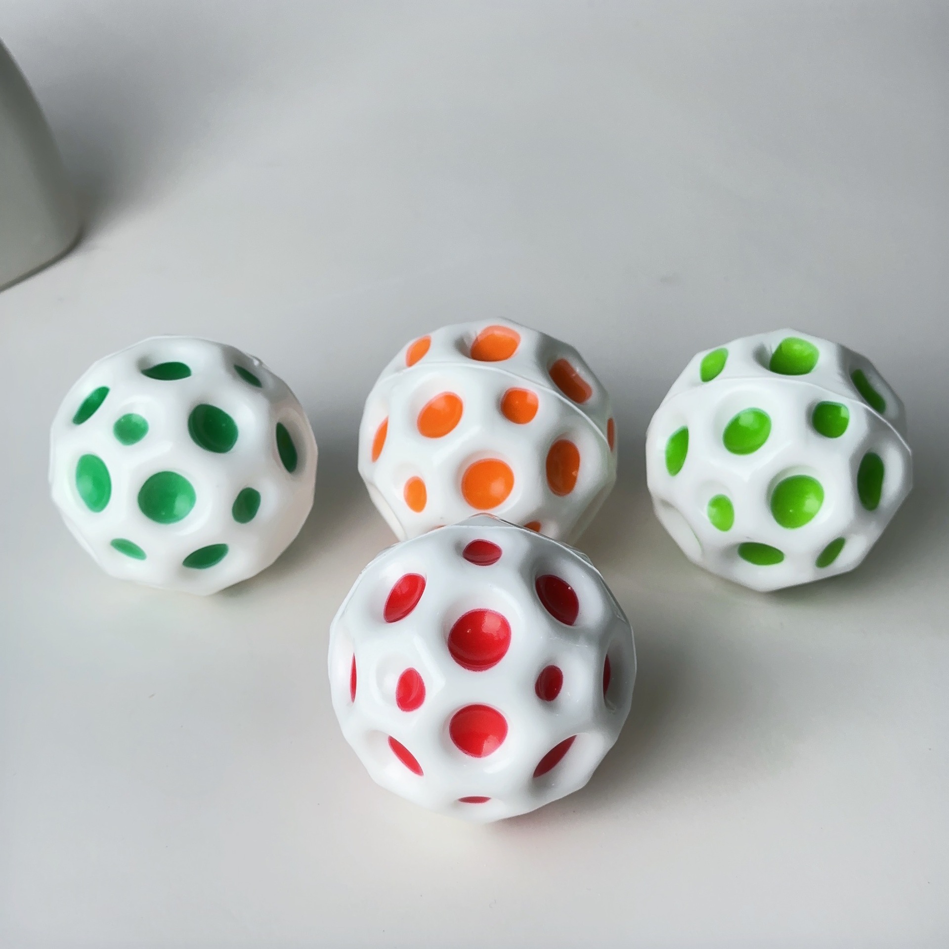 Pelota de Espuma con Agujeros de Poliuretano