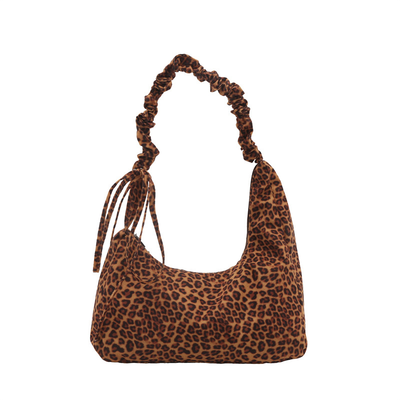 Bolso de moda clásico de leopardo coreano ins2024 otoño y invierno nuevo bolso de gran capacidad de literatura y arte perezoso