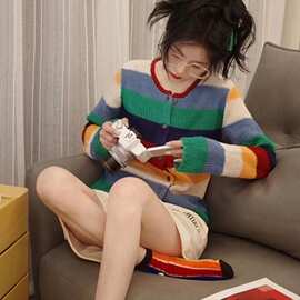港味复古chic撞色彩虹条纹毛衣女秋冬新款宽松圆领开衫针织上衣潮