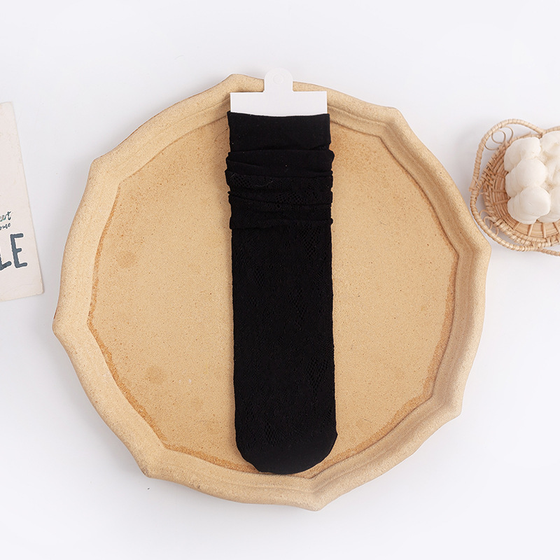 Calcetines de mujer de verano Delgado transpirable color sólido Lolita ratán flor pila calcetines negro y blanco calcetines de pantorrilla