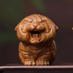 Carved Green Sandalwood Small Cute Tiger Tea Pet Handle Ornament Plaything Room Desk Surface Decoration Craft, Factory Wholesale
