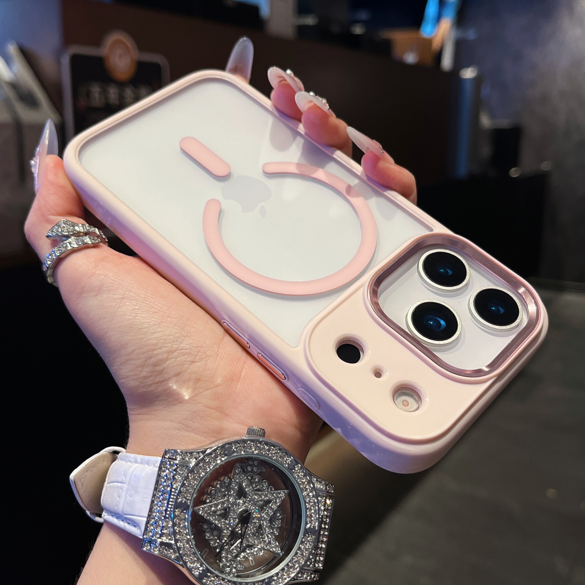Aplicable a Apple 15 escudo de oro succión móvil transparente para mujeres iPhone17PROMAX