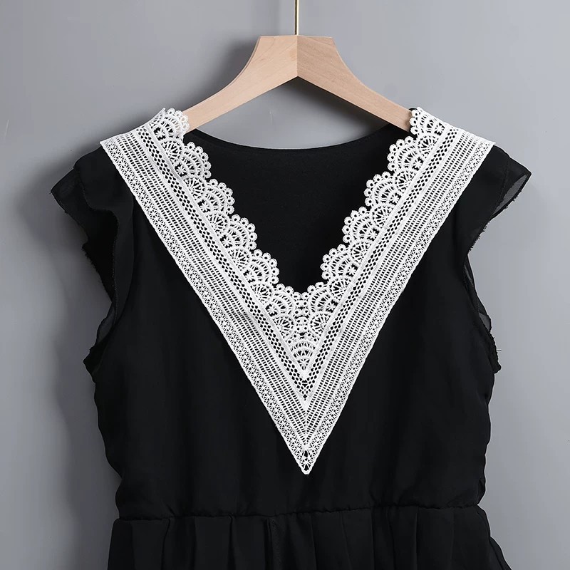 2026 new V-neck lace fake collar black and white contrasting hollow…
