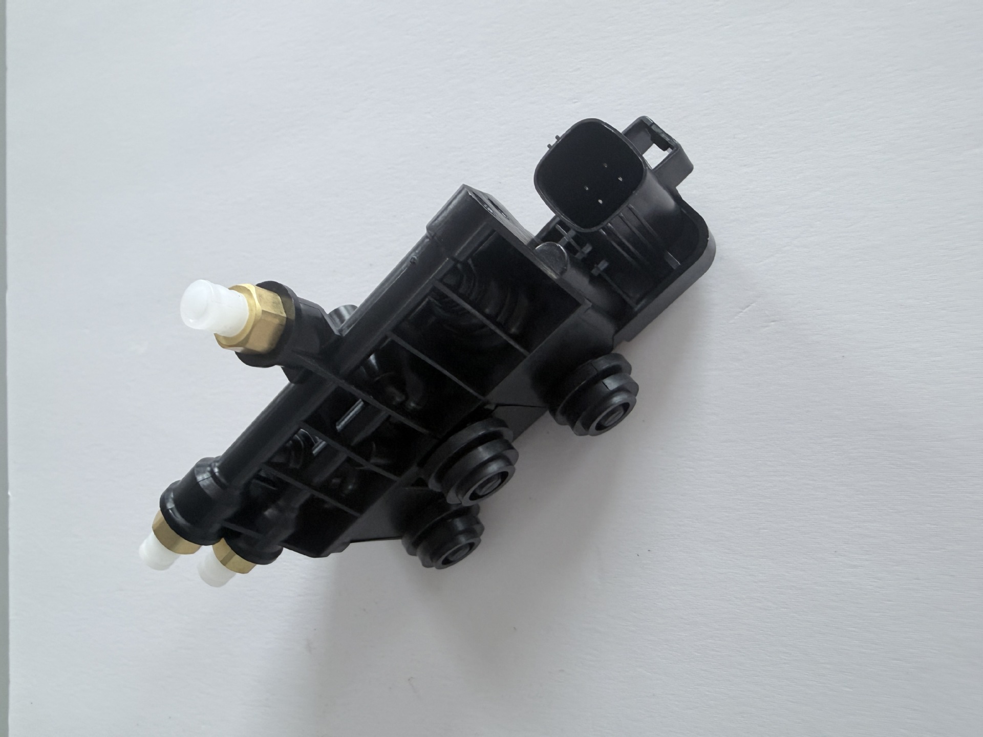 Compatible with Land Rover L322 Range Rover Discovery front and rear RVH000095 distribution valve RVH000050/60 original manufacturer