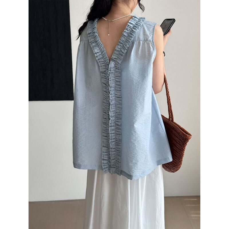 At the end of the small Korean generation ~ wooden ear design front and back two vest small shirt women's V-neck sleeveless shirt 6069