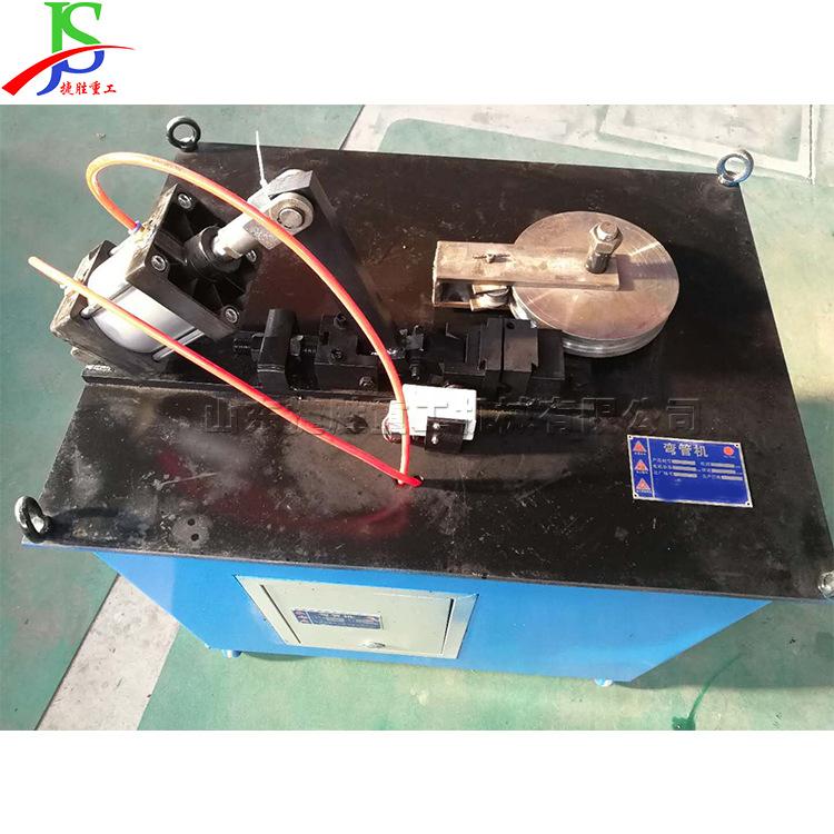 Máquina dobladora de tubos de sujeción neumática Máquina dobladora de tubos de metal de escritorio Equipo doblador de acero de ángulo de canal de acero redondo automático