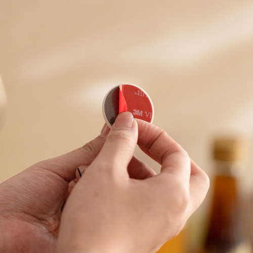 Yiyue simple mini round white small hooks 6 pack strong adhesive hooks no need to punch holes adhesive hooks traceless back door