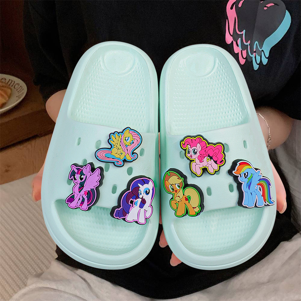 Xiaoma Baoli 2025 nuevos niños medianos y grandes para adultos chanclas lindas sandalias y zapatillas al aire libre de dibujos animados para padres e hijos