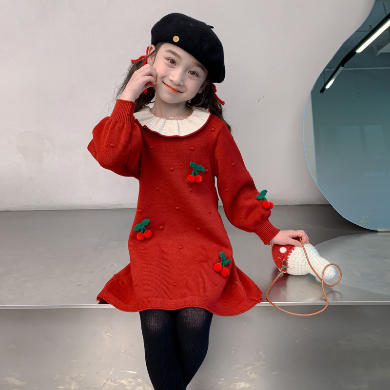 Vestido de lana para niñas largo con diseño de cereza – moda otoño-invierno 2025.