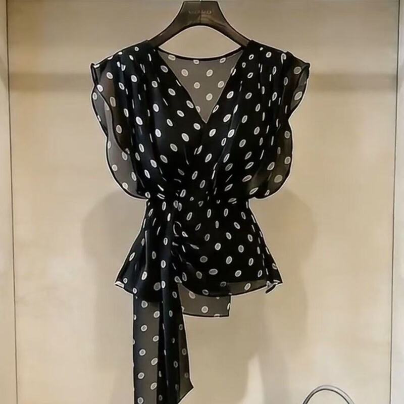 Hepburn French-Style Sleeveless Black Polka Dot 2026 Tie-Up Shirt, New Summer Slim-Fit Top with Deep V-Neck