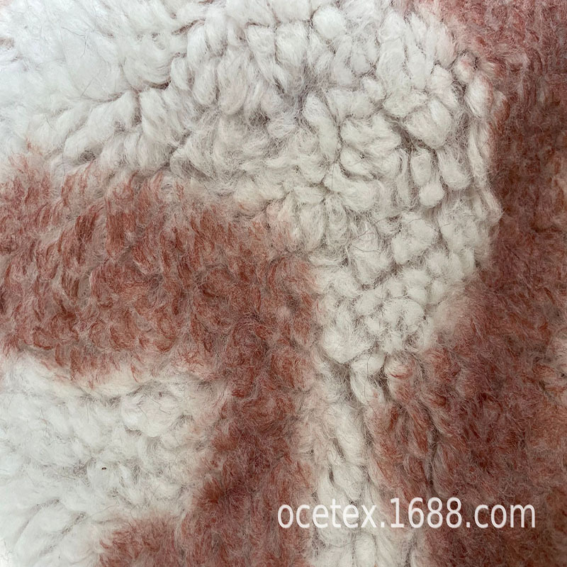 厂家供应罗拉毛尖印羊驼面料秋冬男女羊羔绒外套面料时尚箱包面料