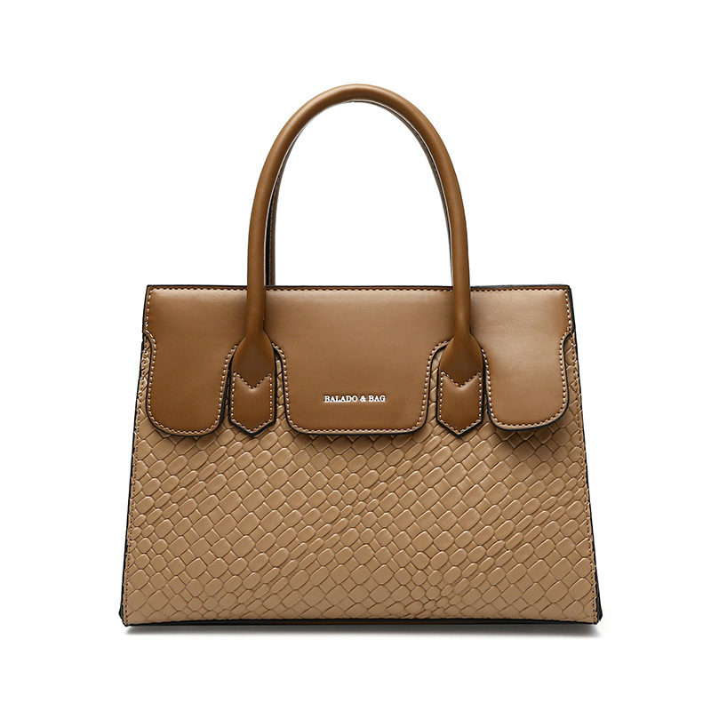 Comercio exterior transfronterizo Bolso de mujer 2024 nueva moda retro europea y americana en relieve hombro crossbody portátil de gran capacidad al por mayor