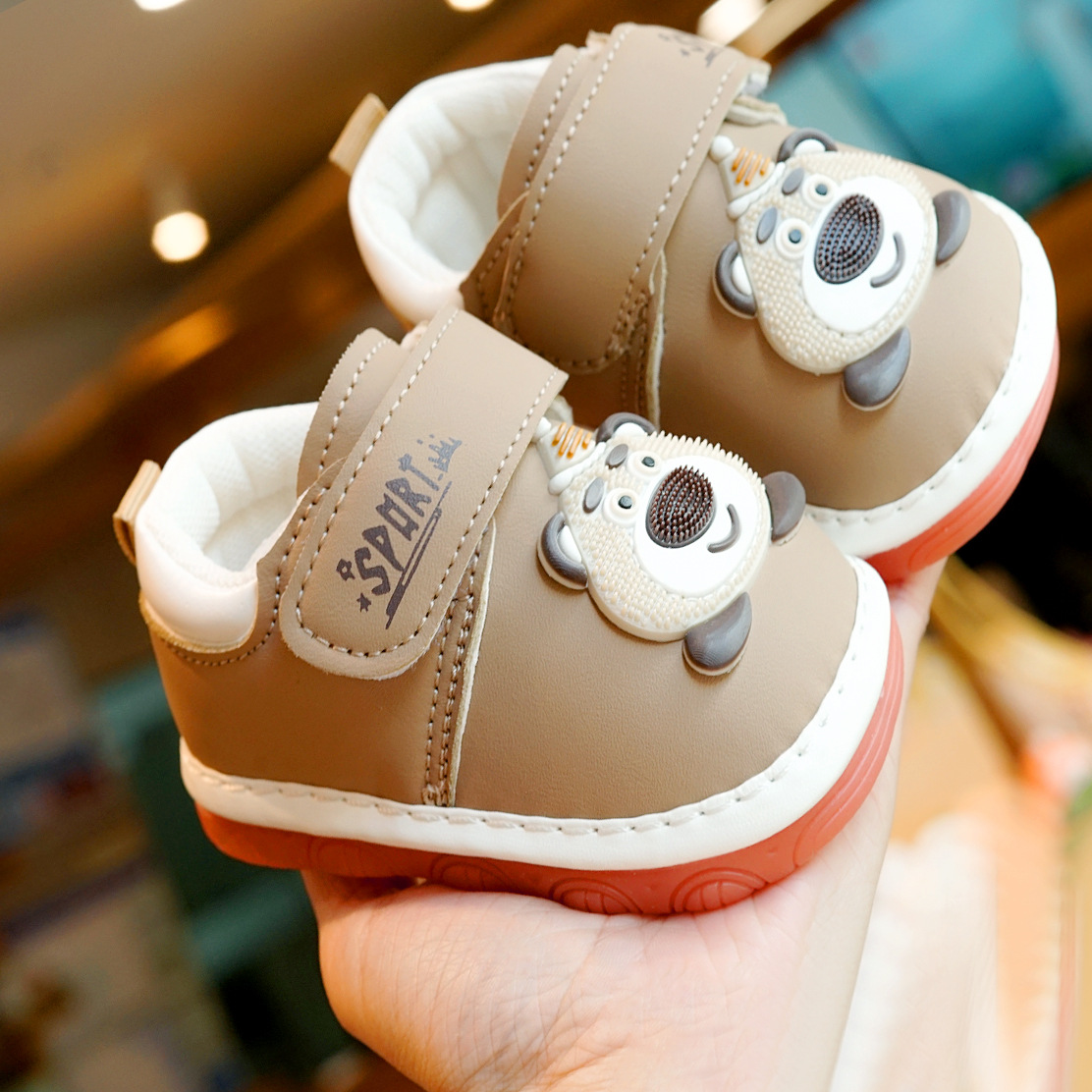 Zapatos para principiantes primavera y otoño nuevos zapatos para bebés de 1 - 2 años zapatos para bebés con suela suave antideslizante de dibujos animados llamados zapatos