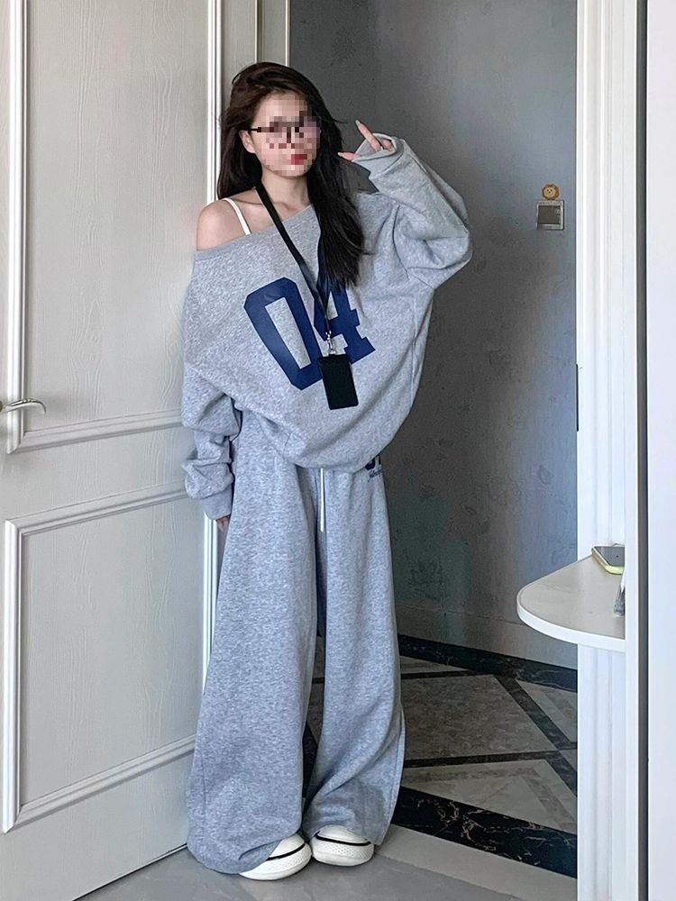 早秋OOTD休闲运动套装女秋季2025新款斜肩卫衣长裤慵懒风两件套潮