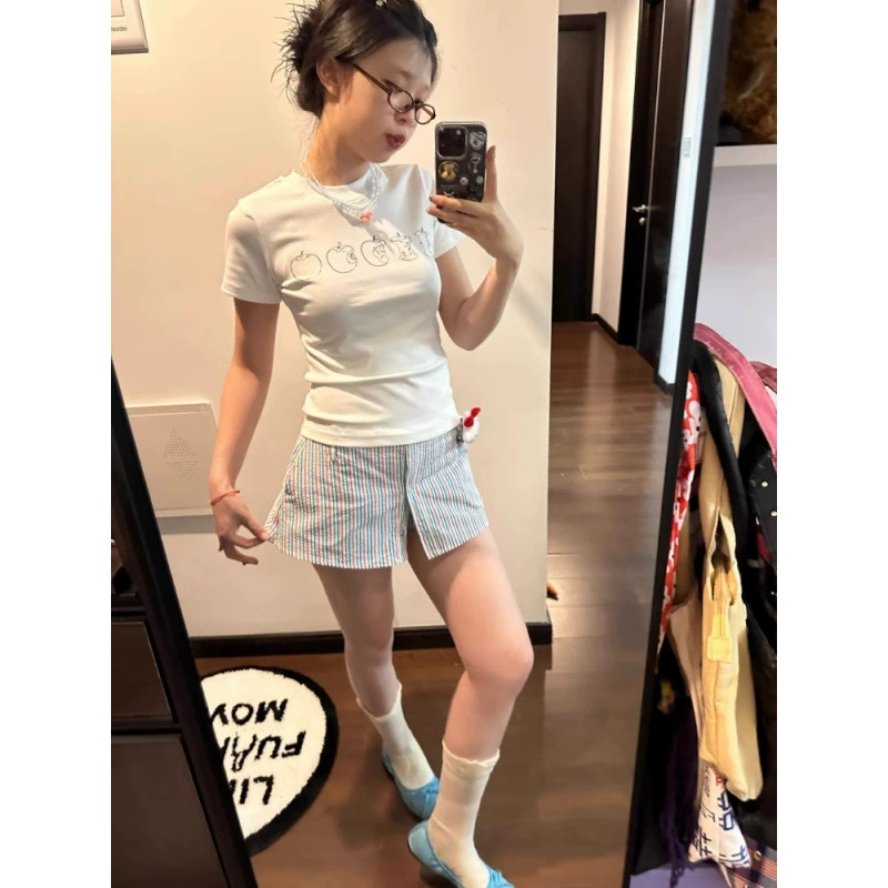 [210 г, 40 шт., тонкий хлопок 1*1] Шикарная женская футболка с короткими рукавами и забавным принтом яблока на правое плечо, милая и пряная талия для девочек