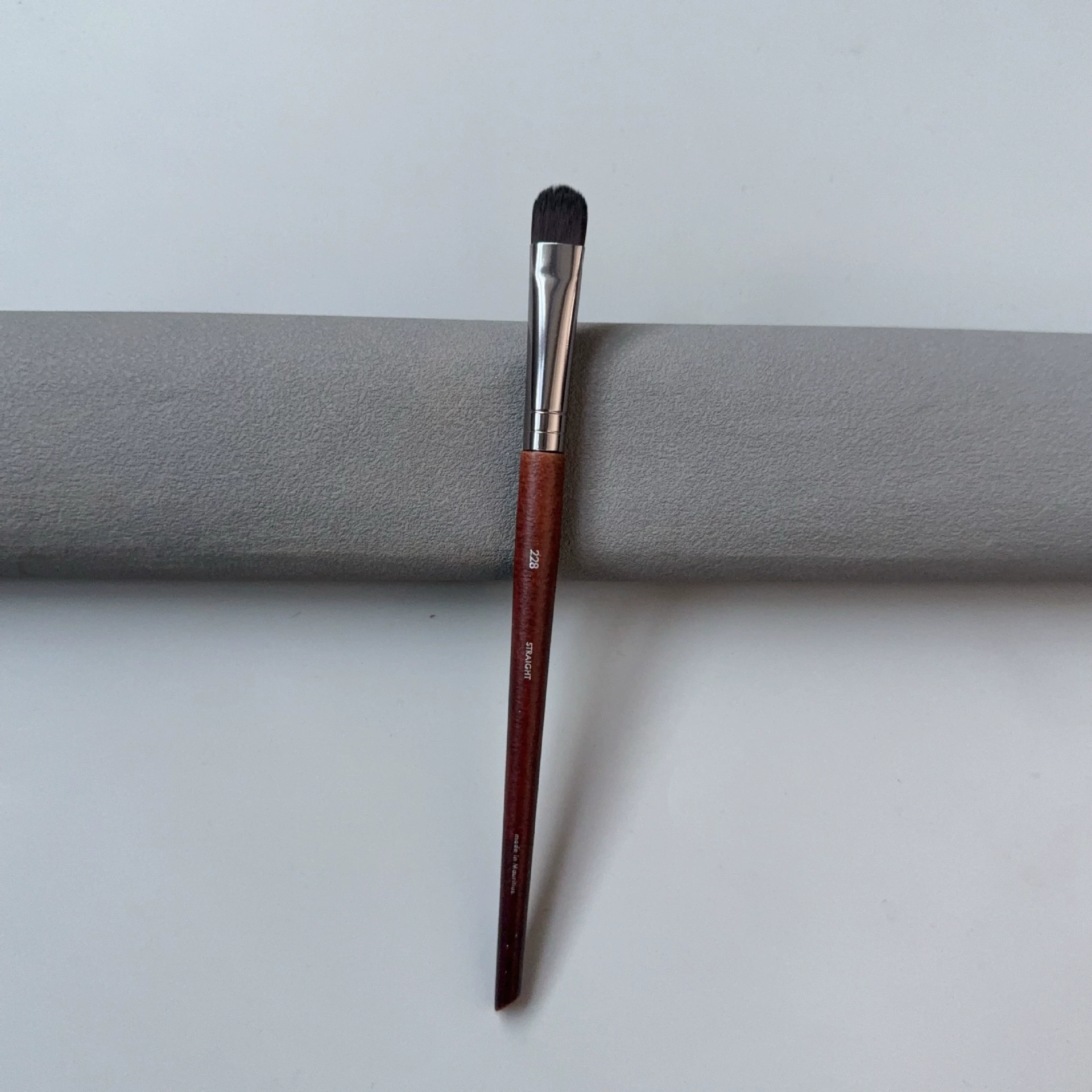 Brush, face blush, foundation, highlighter, eye pencil, full set