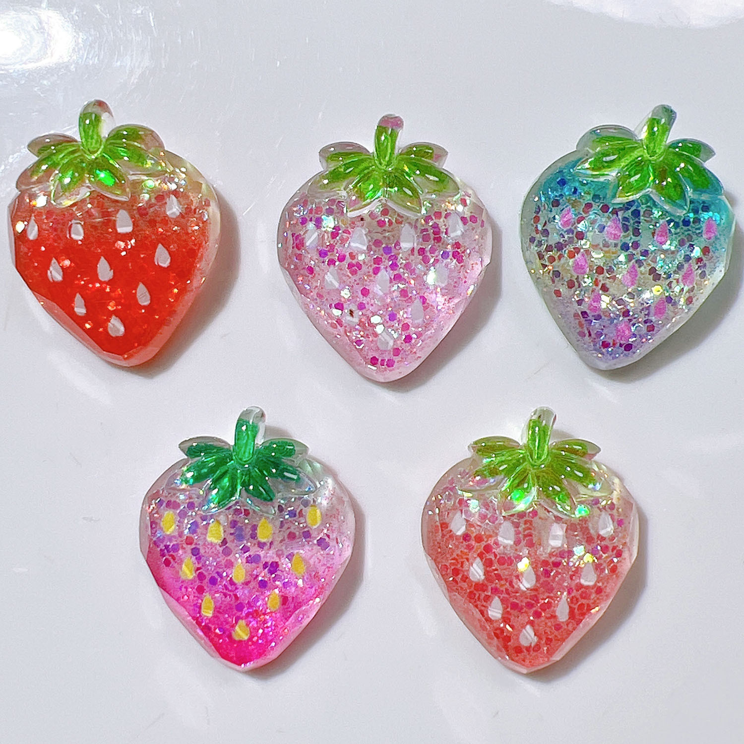 樹脂部品卸売りdiy手作りアクセサリー靴花子供頭飾りクリップ玩具abゴム夜光いちご