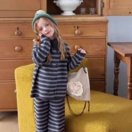 童裤;童连衣裙;童套装