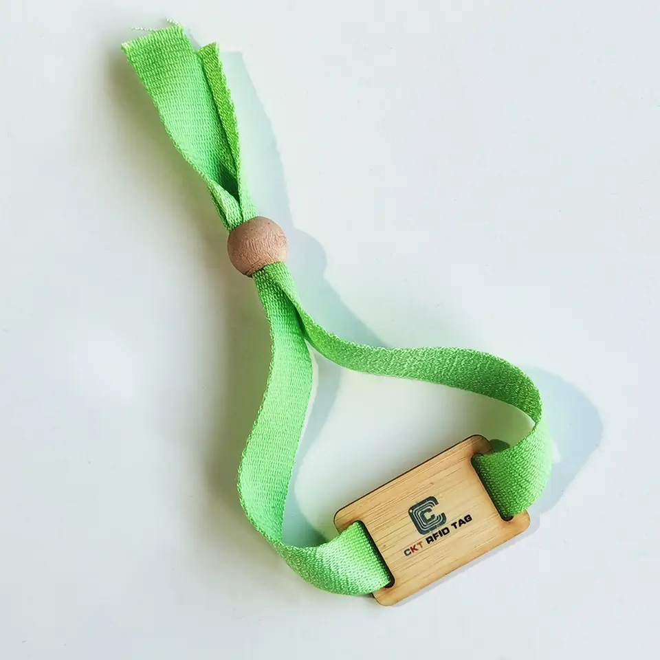 H5b9e7a2a6db74b2183dbeac1ea420