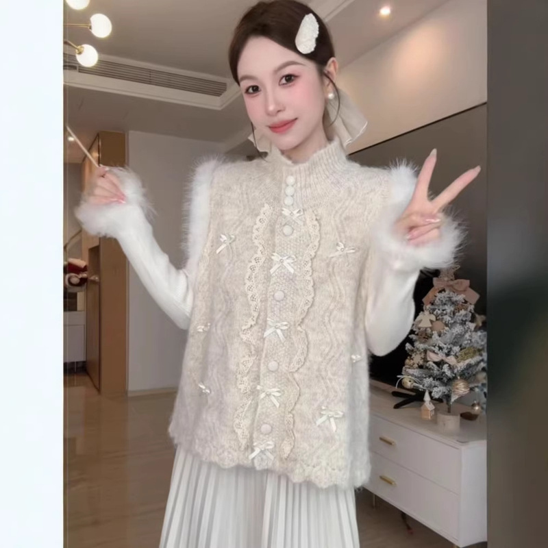 French-Style Elegant Layered Vest for Women, Spring Season Stylish Lace-Trimmed Slim-Fit Sleeveless Cardigan Top French-Style Elegant Layered Vest for Women, Spring Season Stylish Lace-Trimmed Slim-Fit Sleeveless Cardigan Top