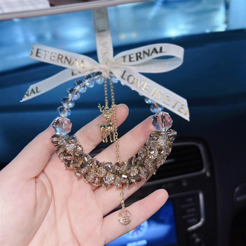 Xiaohongshu-style green light car pendant, safe journey car crystal ornament, rearview mirror interior hanging decoration for men and women