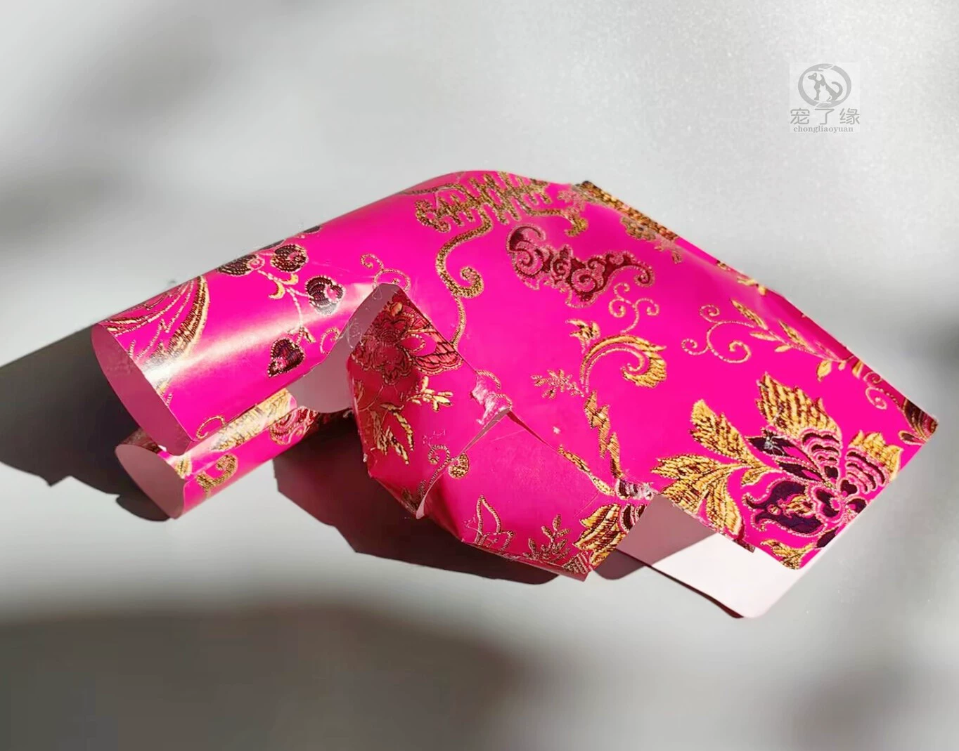 Жертвоприношение домашних животных сжигает бумагу